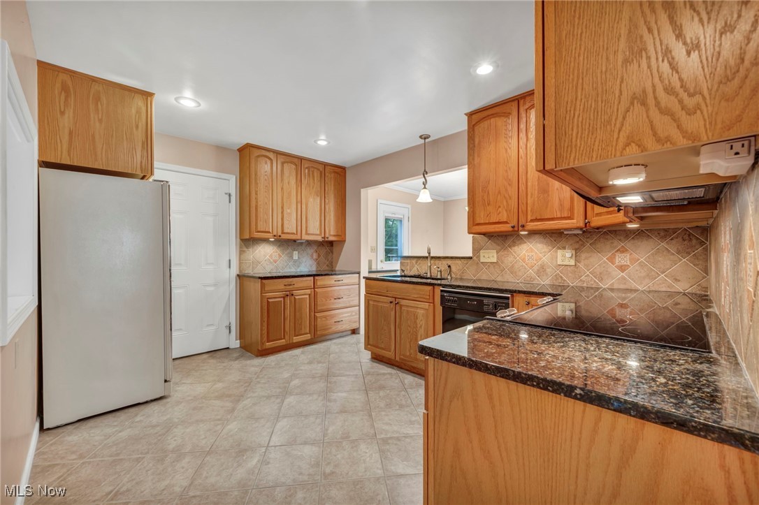 3857 Kay Drive, Stow, Ohio image 14
