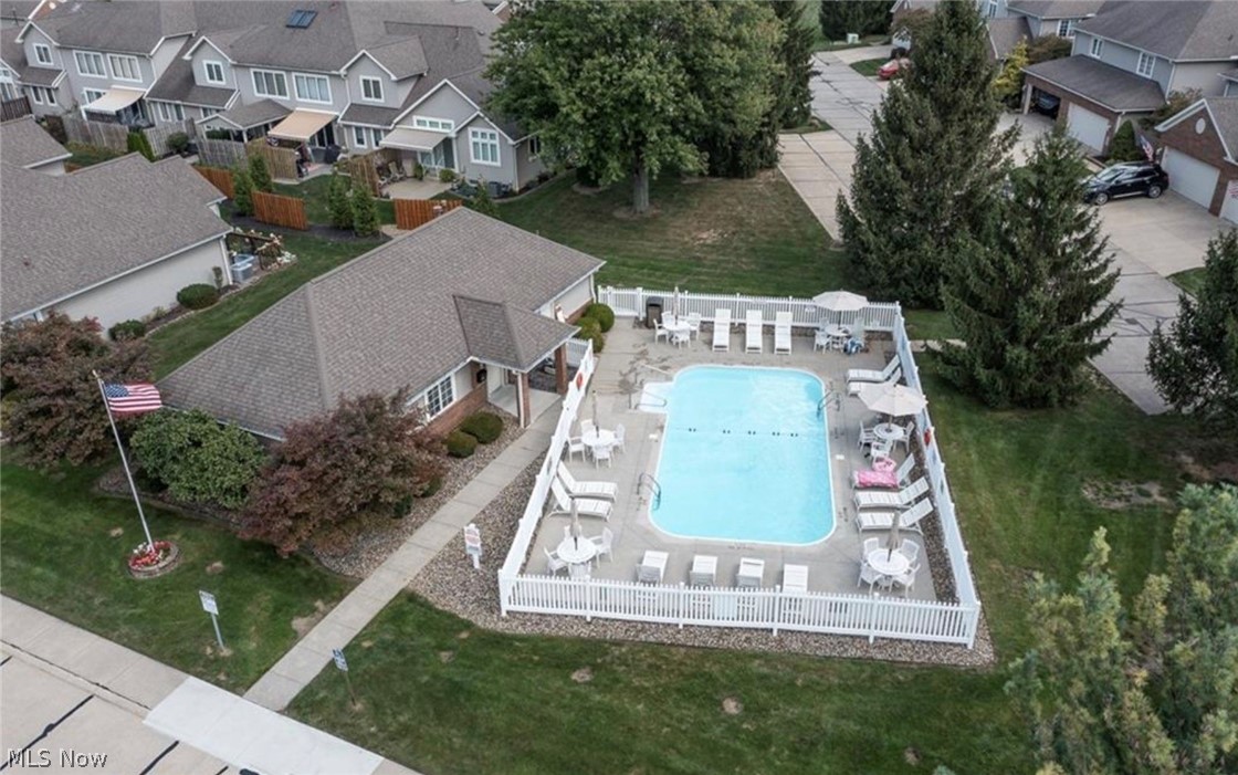 English Lakes Condo - Residential