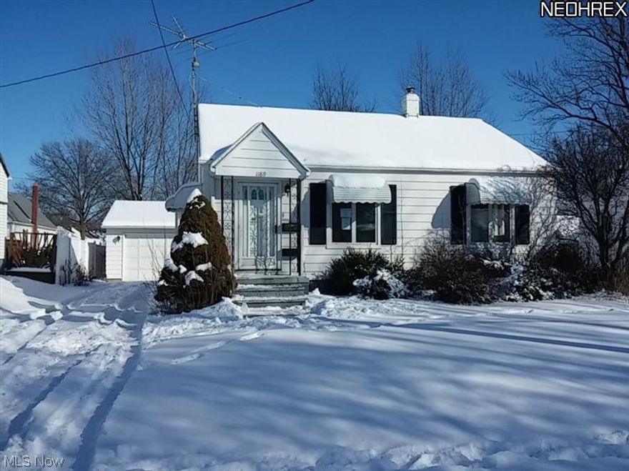 You won't want to miss out on this Akron-area home! This single family, one story home has a large, fenced-in yard, and ample storage! Needs some TLC, but has a lot of potential! Stop by today!
