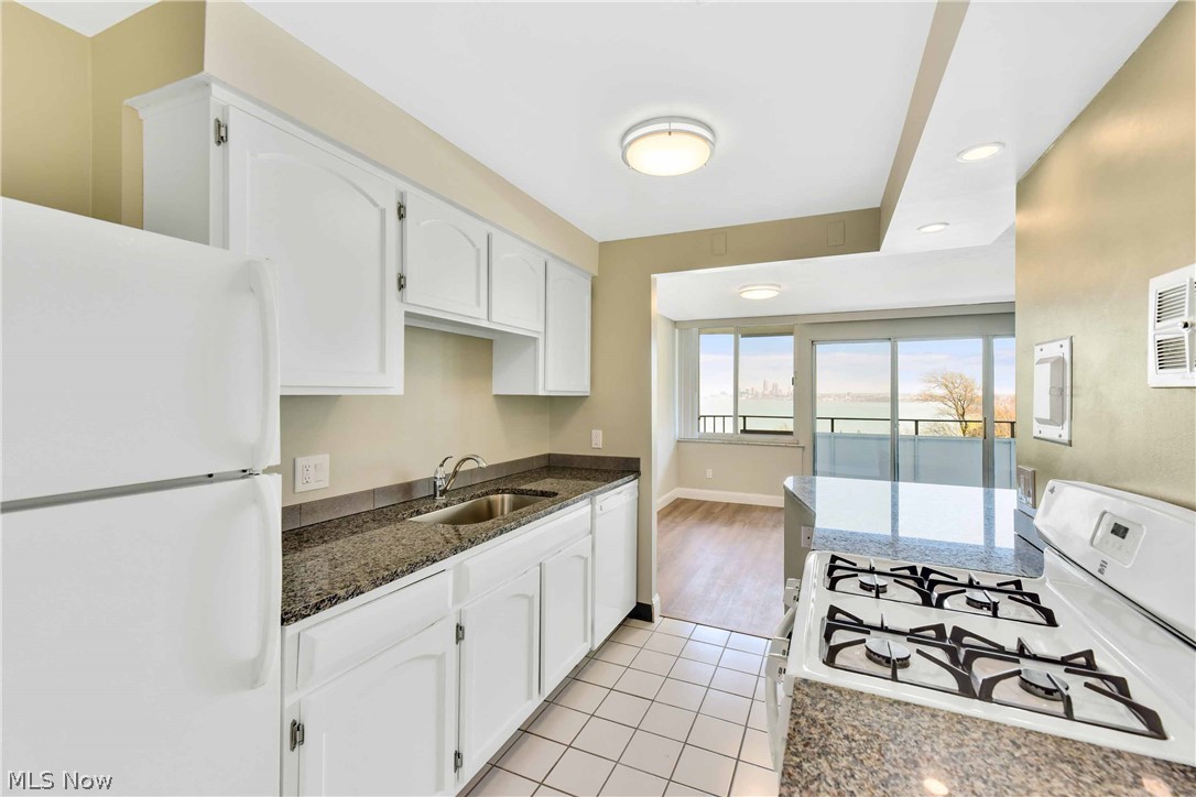 The Carlyle - Residential Lease