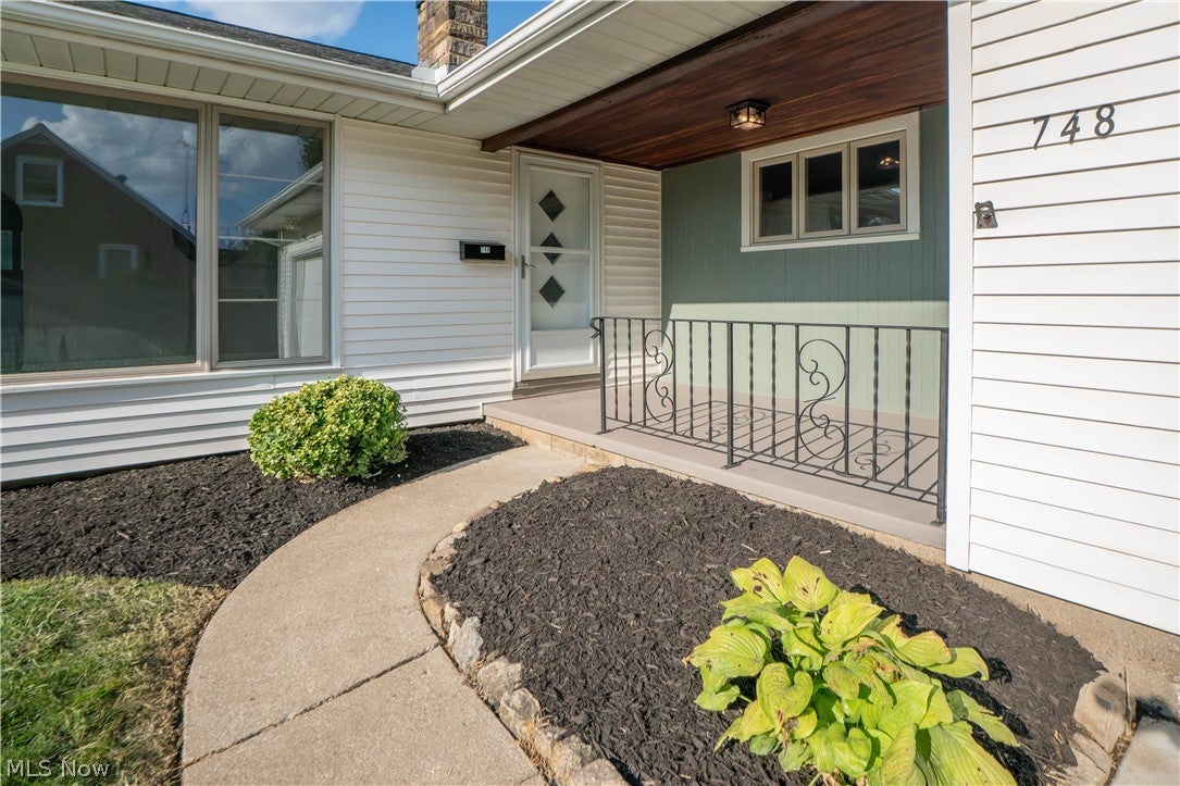 748 Hemlock Street NW