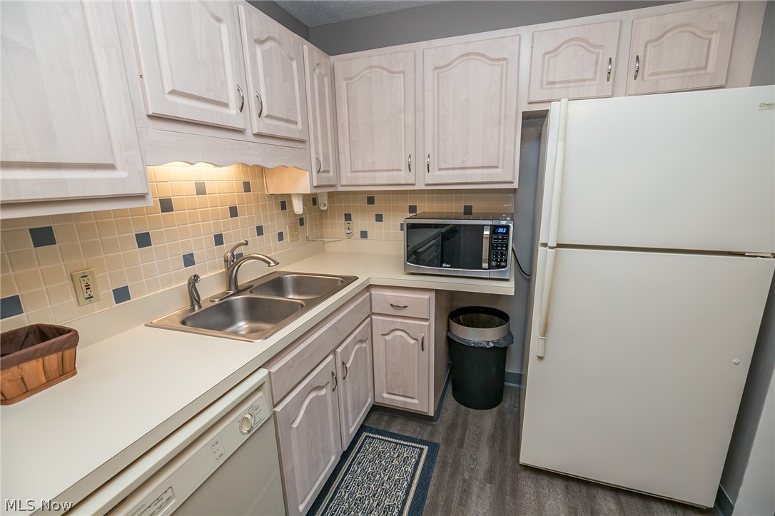 Smugglers Cove Condo - Residential