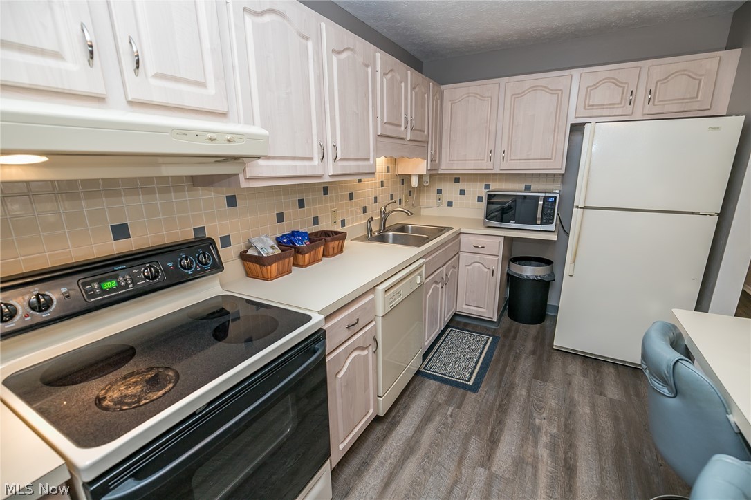 Smugglers Cove Condo - Residential