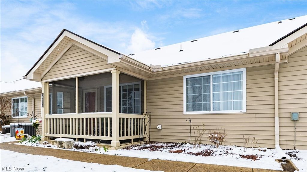 Photo of 3712 Colony Hill Drive, Zanesville, OH 43701 (MLS # 5194716)