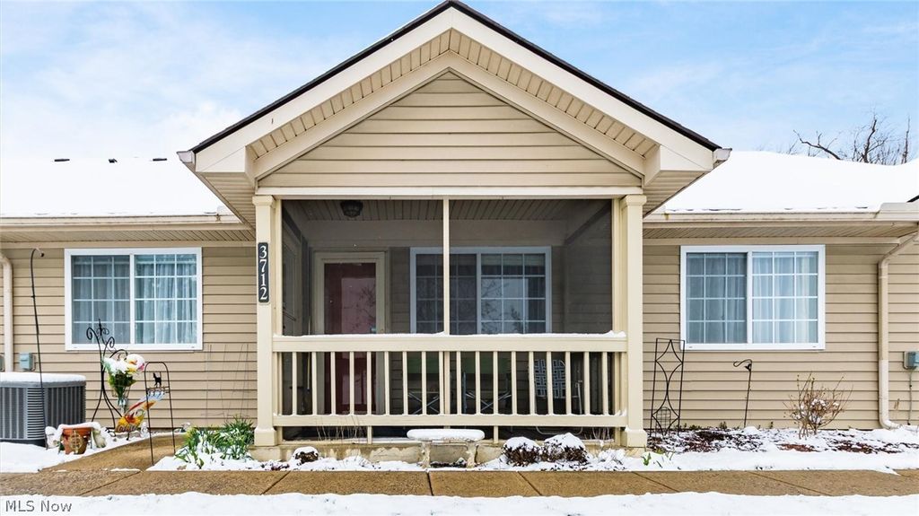 Photo of 3712 Colony Hill Drive, Zanesville, OH 43701 (MLS # 5194716)