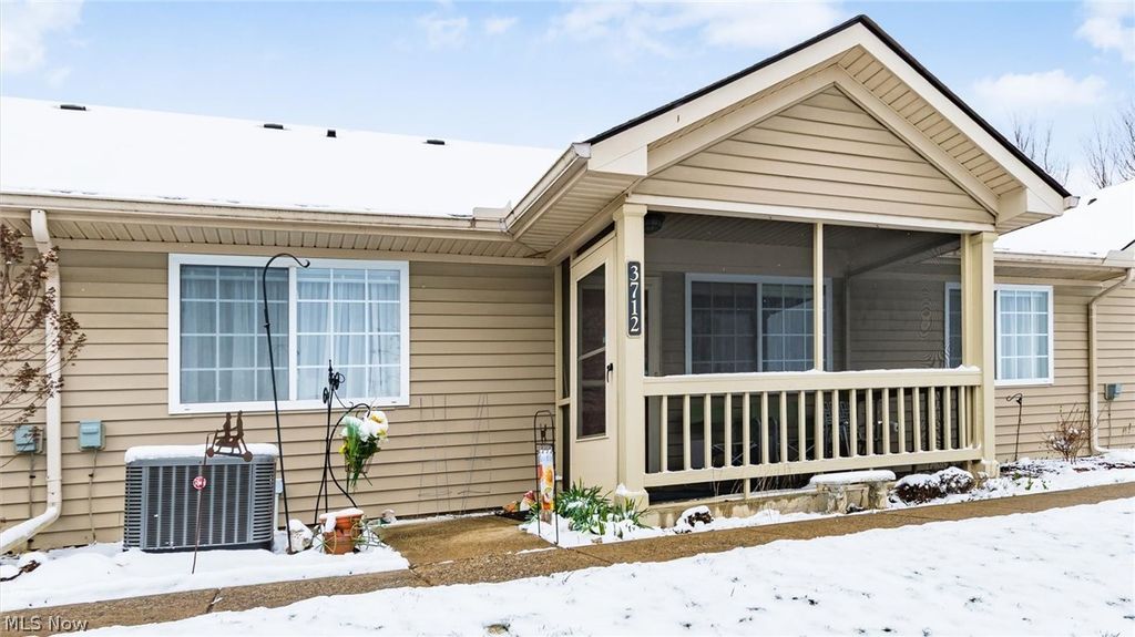 Photo of 3712 Colony Hill Drive, Zanesville, OH 43701 (MLS # 5194716)