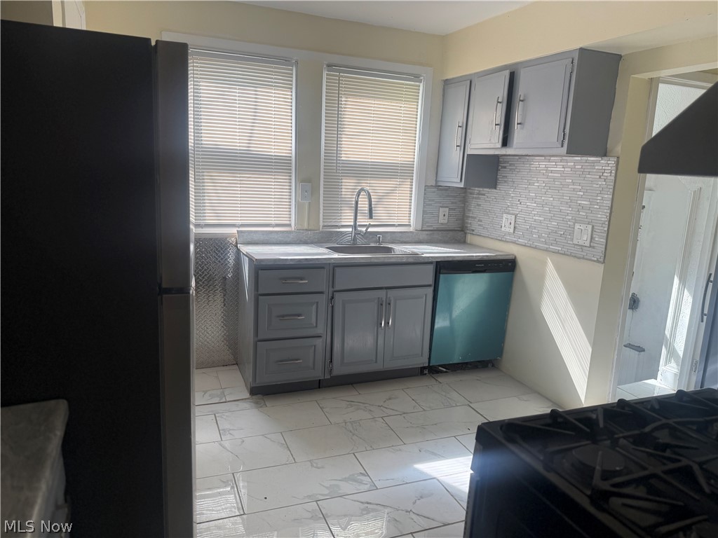 10318 Somerset Avenue