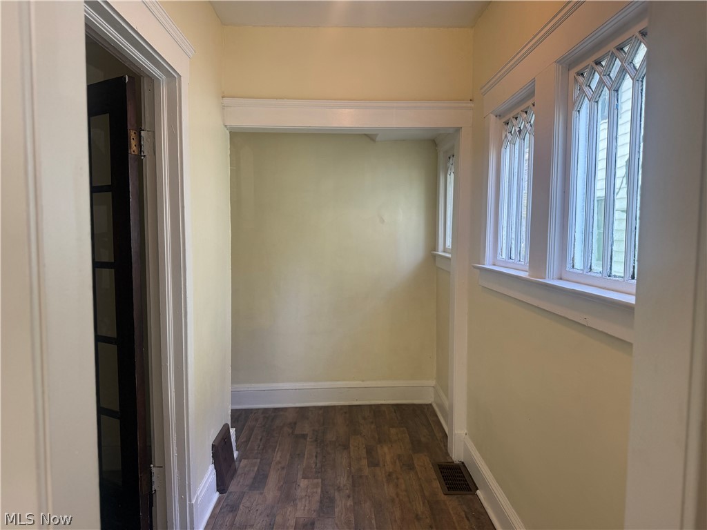 10318 Somerset Avenue