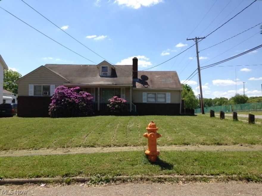 This 3 bedroom, 1 bathroom ranch, has a basement and an attached 1 car garage. The property is currently rented, tenant has been there several years. This is a great investment house. a must see !!!!!!!!!!!!!!!!!!! 24 hour notice to show unit. The owner will consider a package deal with 706 E Pasadena.