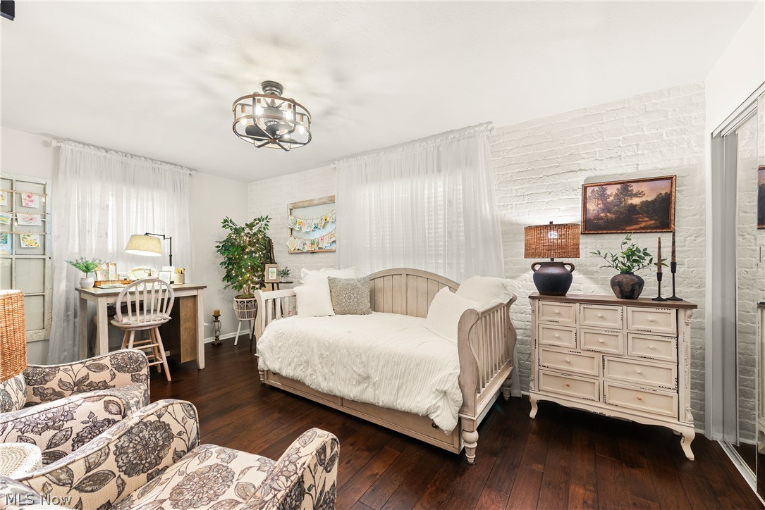 Briar Lake - Residential