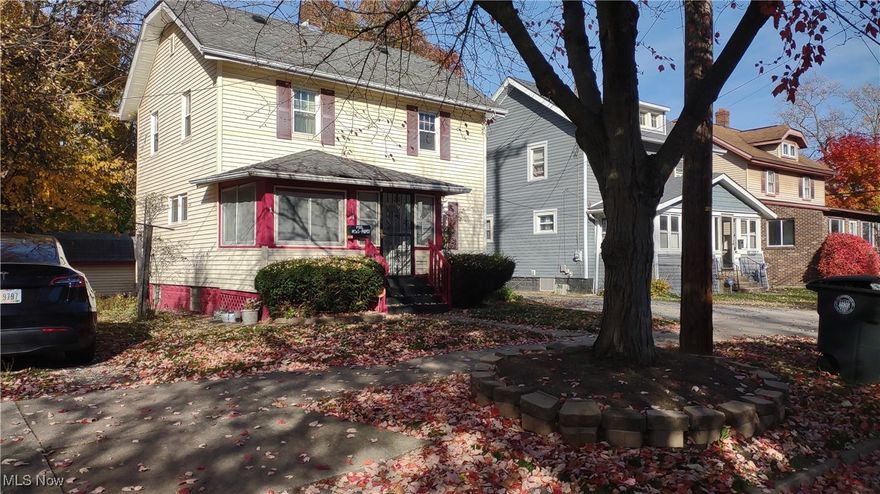 "Home Sweet Home" family home or a starter home you name it! This home has a welcoming charm about it. The unique features offer a feeling of coziness as you explore each level, Bedrooms with ceiling fans and hardwood flooring. Fireplace in the lower level rec room. The enclosed porch offers additional privacy, comfort, and security.