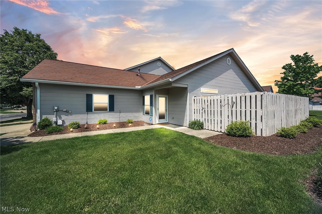 Emerald Point 02 Condos - Residential