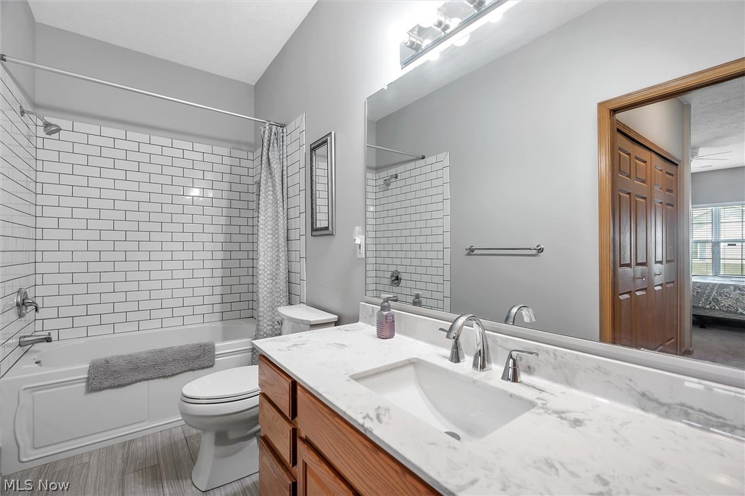 Emerald Point 02 Condos - Residential