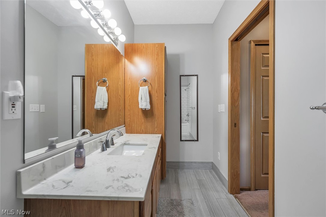 Emerald Point 02 Condos - Residential