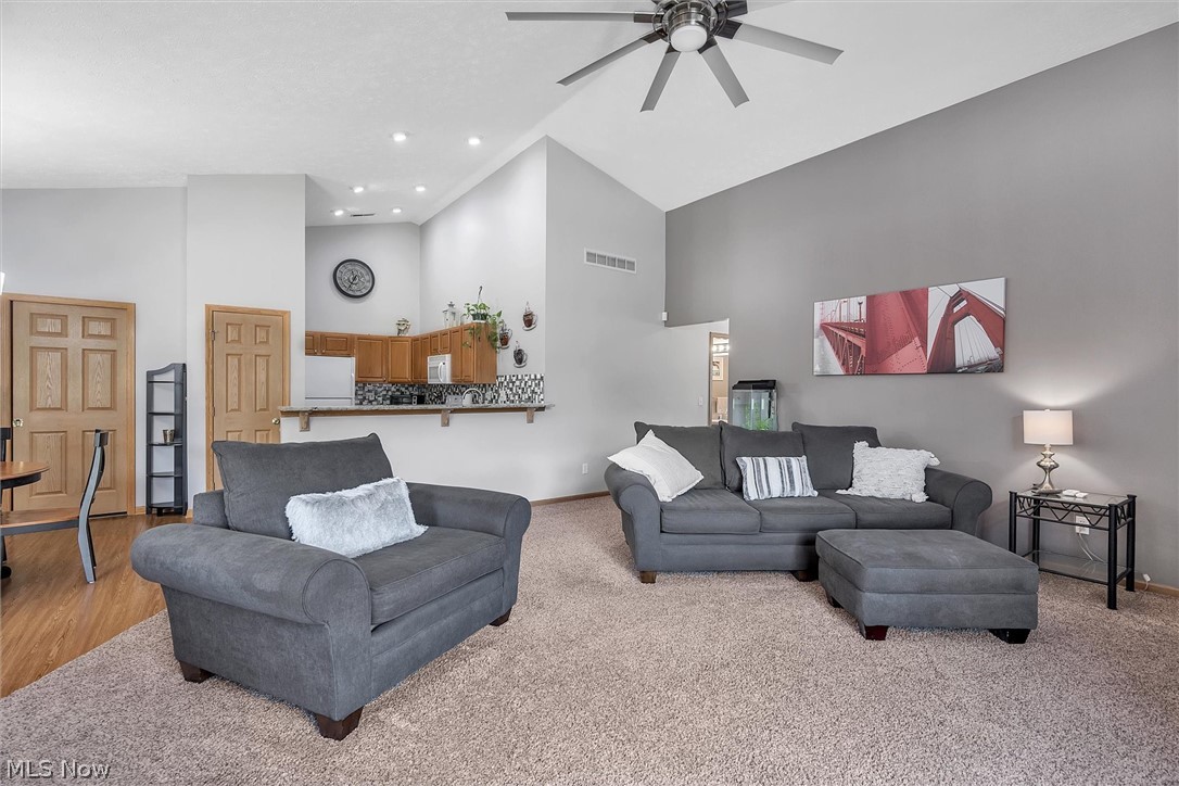 Emerald Point 02 Condos - Residential