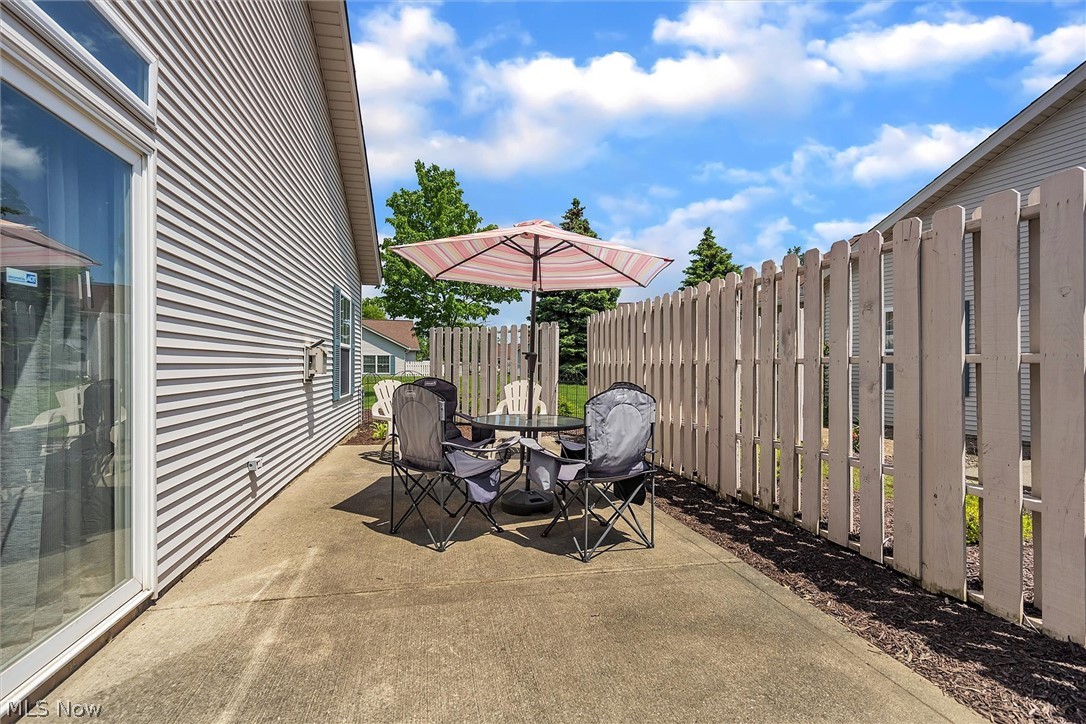 Emerald Point 02 Condos - Residential