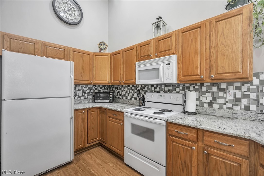 Emerald Point 02 Condos - Residential