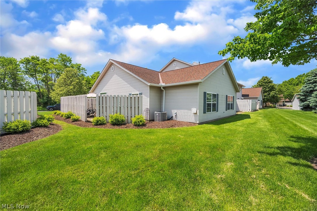 Emerald Point 02 Condos - Residential