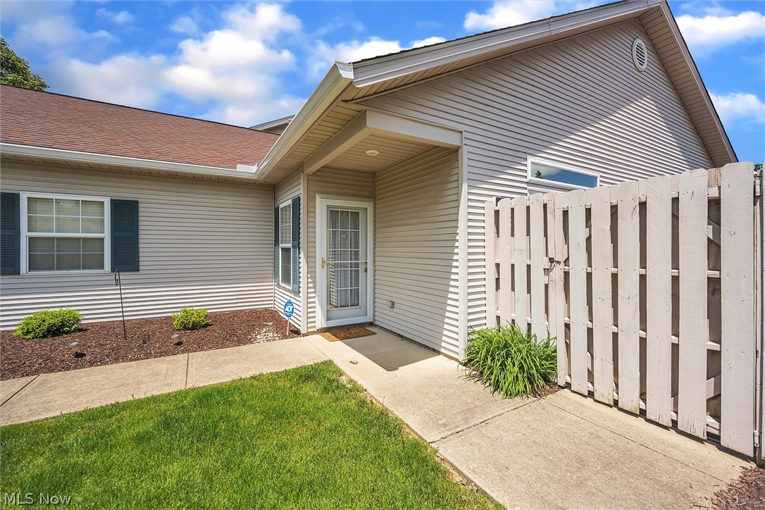 Emerald Point 02 Condos - Residential