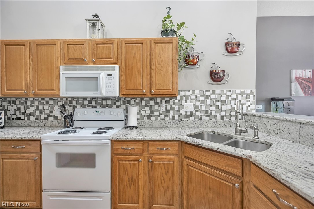 Emerald Point 02 Condos - Residential