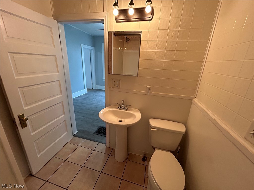 Schneider - Residential Lease