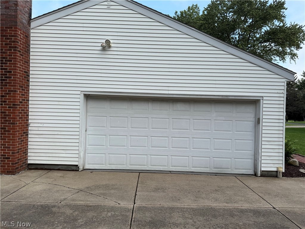 8094 Rolling Brook Road