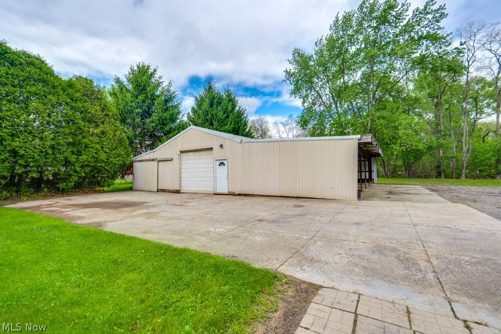 Photo of 15005 Water Street NW, North Lawrence, OH 44666 (MLS # 5206704)