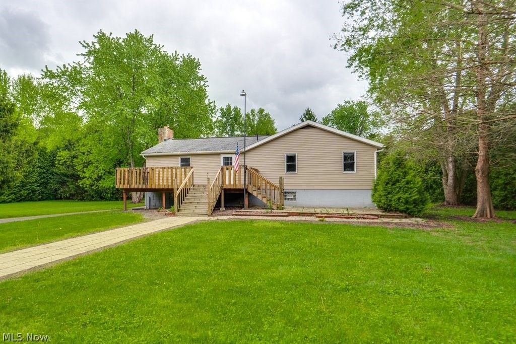 Photo of 15005 Water Street NW, North Lawrence, OH 44666 (MLS # 5206704)