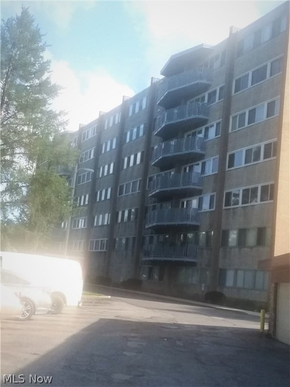 Emerald Towers Condo - Residential