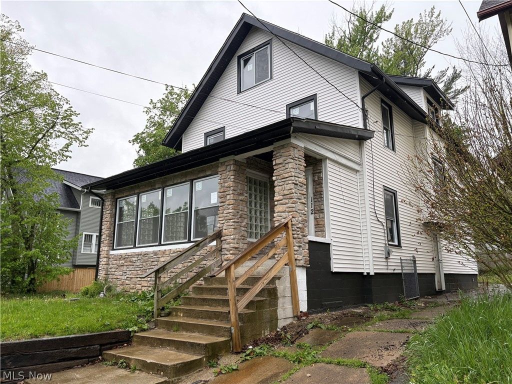 Photo of 112 Burton Avenue, Akron, OH 44302 (MLS # 5206509)