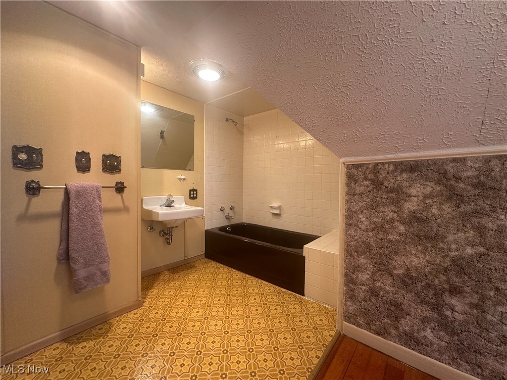 Howland Township Sec 22 - Commercial Sale