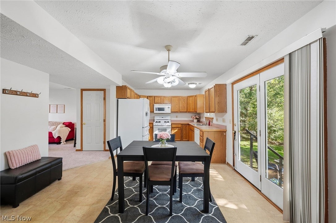 1138 Oxford Circle