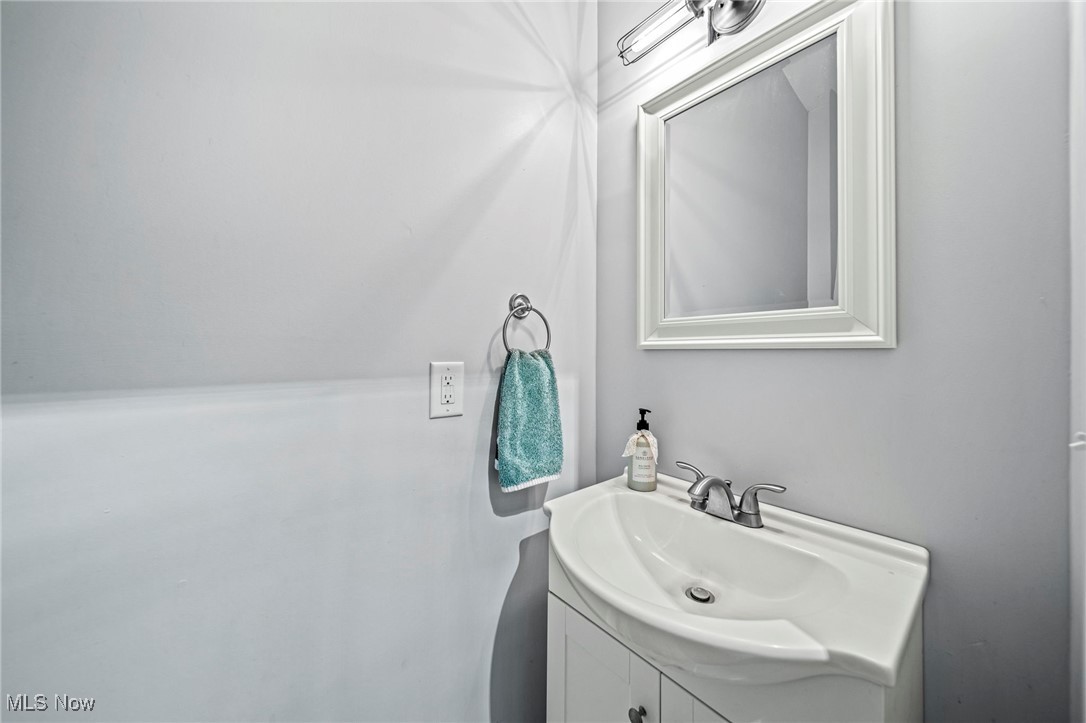 Jefferson, Ohio 44047, United States, 4 Bedrooms Bedrooms, ,3 BathroomsBathrooms,Residential,Active,239440