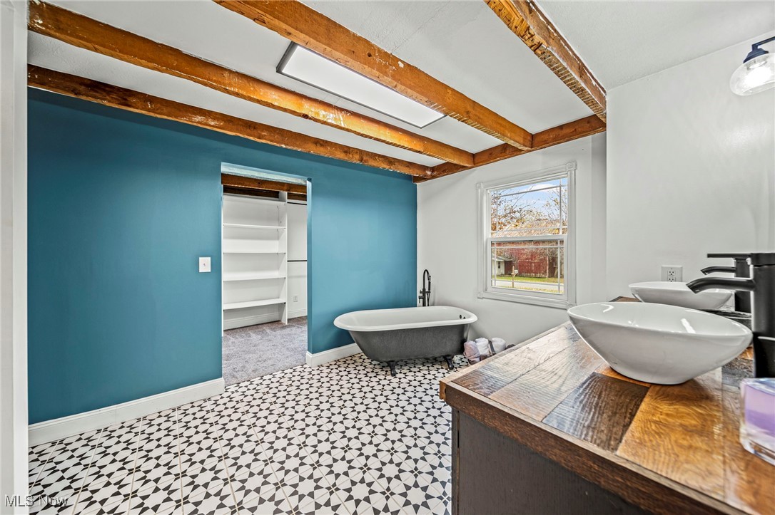 Jefferson, Ohio 44047, United States, 4 Bedrooms Bedrooms, ,3 BathroomsBathrooms,Residential,Active,239440