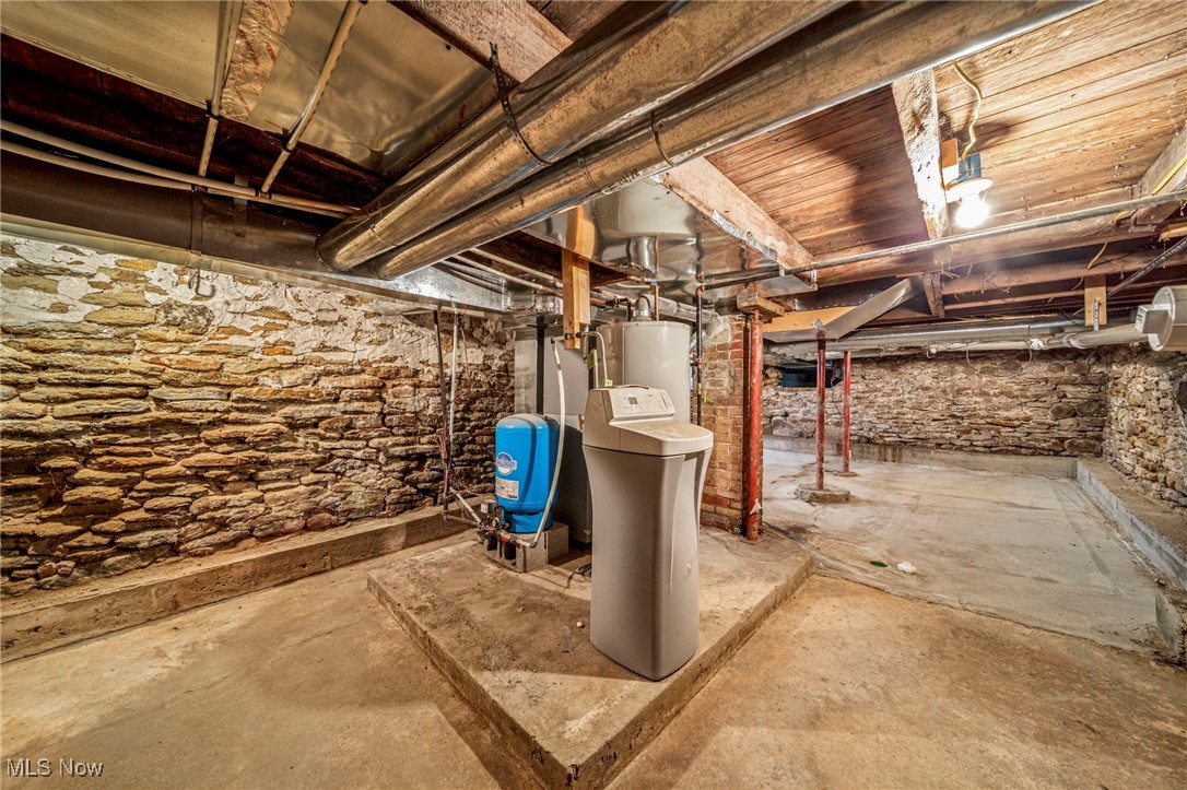 Jefferson, Ohio 44047, United States, 4 Bedrooms Bedrooms, ,3 BathroomsBathrooms,Residential,Active,239440