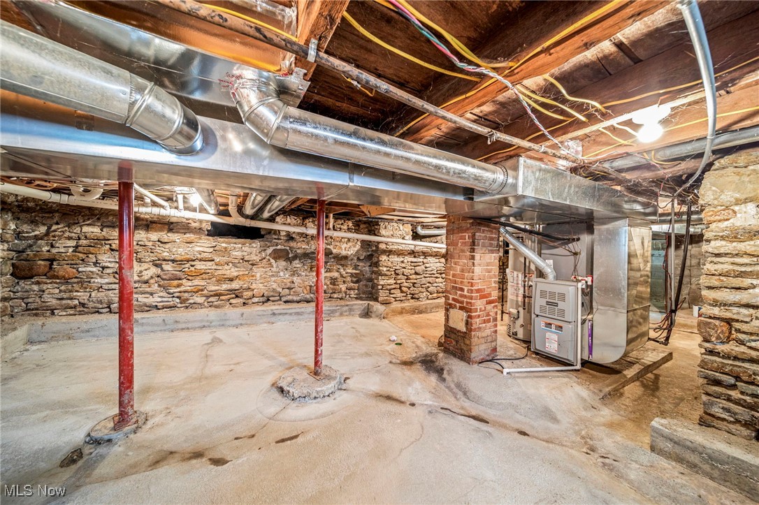 Jefferson, Ohio 44047, United States, 4 Bedrooms Bedrooms, ,3 BathroomsBathrooms,Residential,Active,239440