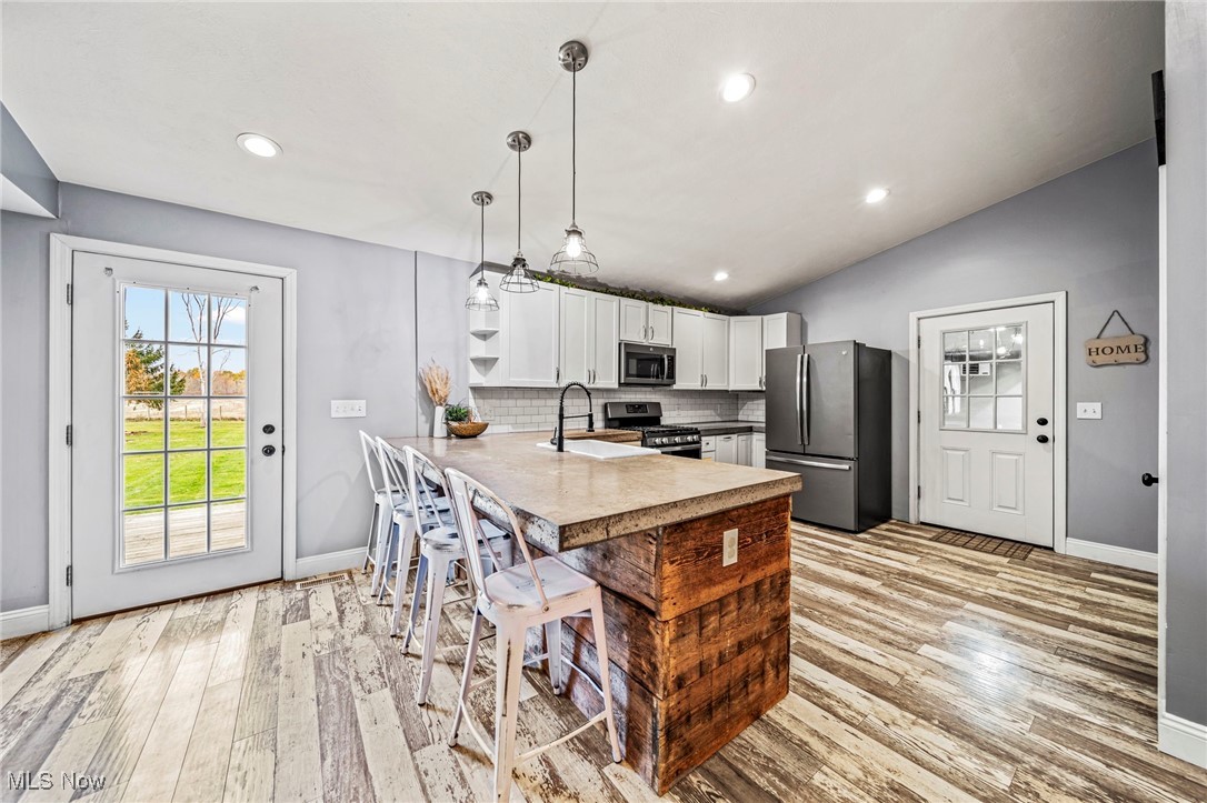 Jefferson, Ohio 44047, United States, 4 Bedrooms Bedrooms, ,3 BathroomsBathrooms,Residential,Active,239440