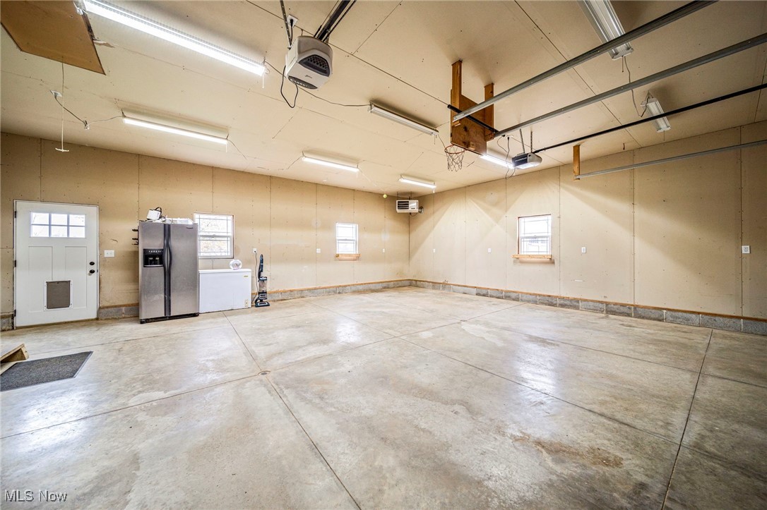 Jefferson, Ohio 44047, United States, 4 Bedrooms Bedrooms, ,3 BathroomsBathrooms,Residential,Active,239440