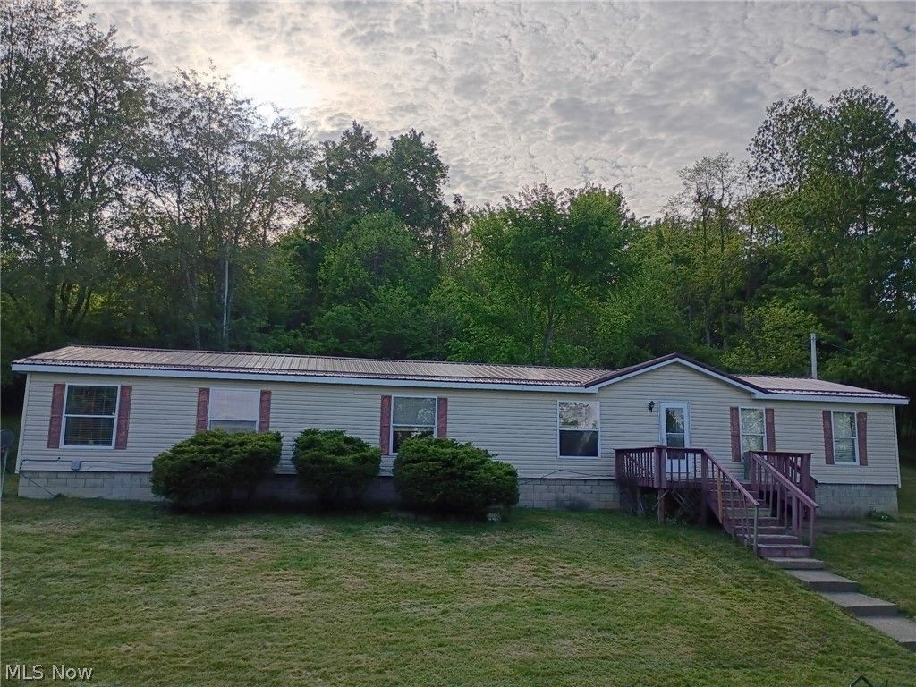Photo of 3211 Bay Road SE, Carrollton, OH 44615 (MLS # 5214903)