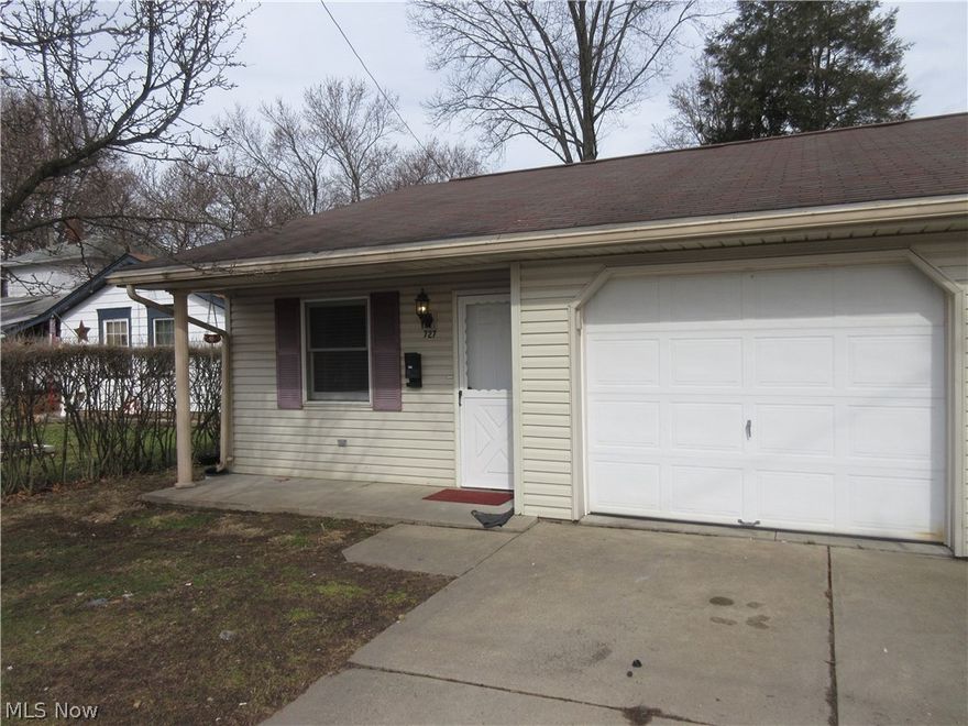 2 bedroom ranch for rent.  Side by side duplex.  2 bedrooms.  First floor laundry hook ups.  1 car attached garage.  Tenant to pay utilities.  $625 month rent with $800 deposit due at lease signing.  1 year lease minimum.  No pets, no smoking.  $25 application fee for credit and background check.