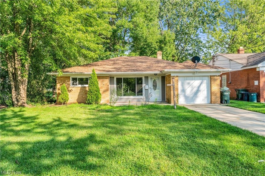 6775 Middlebrook Blvd Middelburg Hts, Oh - Spacious 3 bedroom 1 bathroom home! //

$1595 rent / $1595 deposit //
$49 application fee per adult //
NO SMOKING //
1 time $169 non-refundable set up fee paid at lease signing //

$30/month required resident benefit package; can include personal property/liability insurance for an additional $5/month for $35/month total //

All applicants are required to fill out a PetScreening application, found on our website/app before being processed. Even if you have NO pets - this app must be filled out. 1-2 pets OK w/ approved PetScreening & PetFee (Some breed restrictions apply). 1 time, non-refundable pet fee of $200-500 per animal applies to all pets & must be paid prior to or when you pay your 1st month rent. (No fee for qualified assistance animals) //

Our application is processed through secure site: Findigs. They require ID & income verification. Without this, your app will not be processed. They offer 24/7 chat support on their app directly if you have any questions //

Lovely ranch home with central air! You are led directly into the spacious living room! The kitchen provides a stove, fridge, dishwasher! The dining room has a sliding door that leads to the backyard. All 3 of the bedrooms have closets and carpeted floors! This home has 1 car attached garage! //

Resident pays all utilities including water/sewer/trash, gas and electric. Resident to maintain lawn and handle snow removal. //
 
Serious inquiries only.