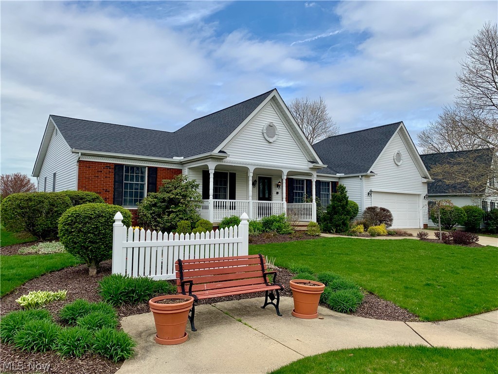 Welcome to the highly sought after Village or Waterford Dublin Lane home. A free standing detached condominium, with a great floor plan. The home offers 3 bedrooms, 2 full baths, and is located on a cul-de-sac street. The generous sized eat-in gourmet kitchen is complete with all appliances, and dining area. The great room is ideal for cozy entertaining. The master suite features a walk-in closet, private whirlpool master bath. This home offers many other upgrades like oak cabinets and oak doors, ceramic foyer, and a deck with scenic private view. Schedule your appointment and bring your buyers, this home won't last, and is just minutes from shopping and entertainment, a must see!