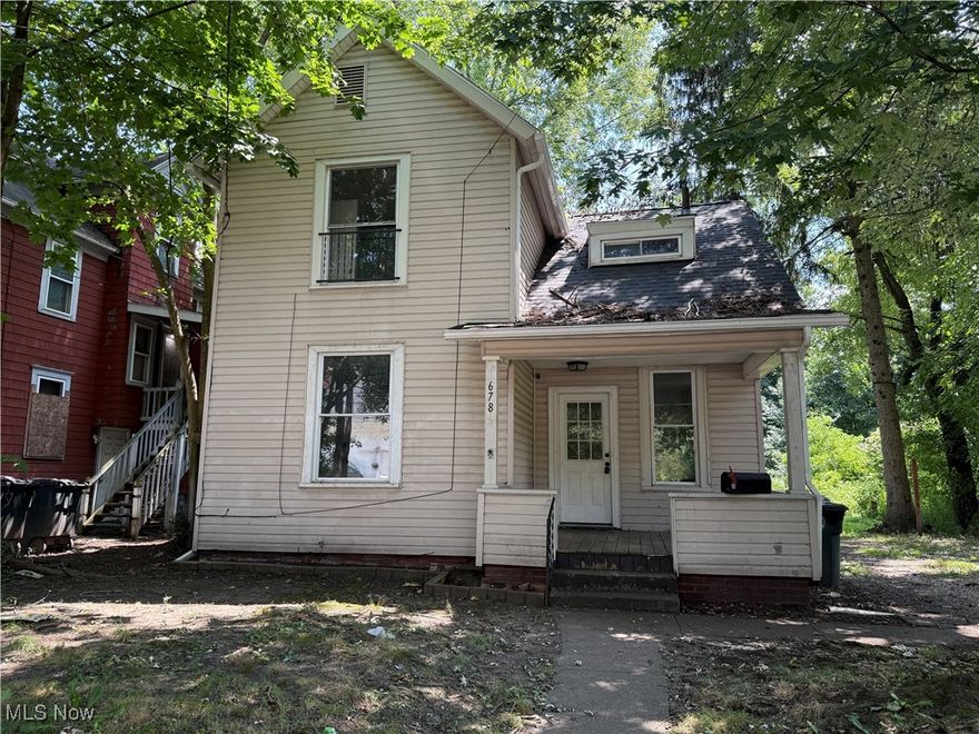 Great investment property located close to Akron City Hospital.  This property has been cleaned up, freshly painted and new carpet installed. Ready for new tenants or for you to move in.