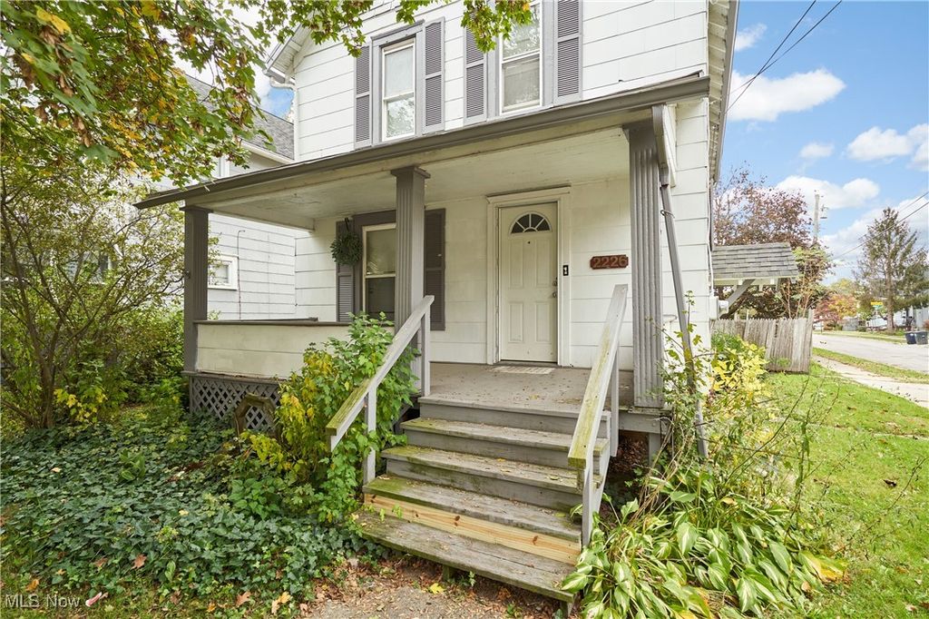 Photo of 2226 26th Street SW, Akron, OH 44314 (MLS # 5167802)