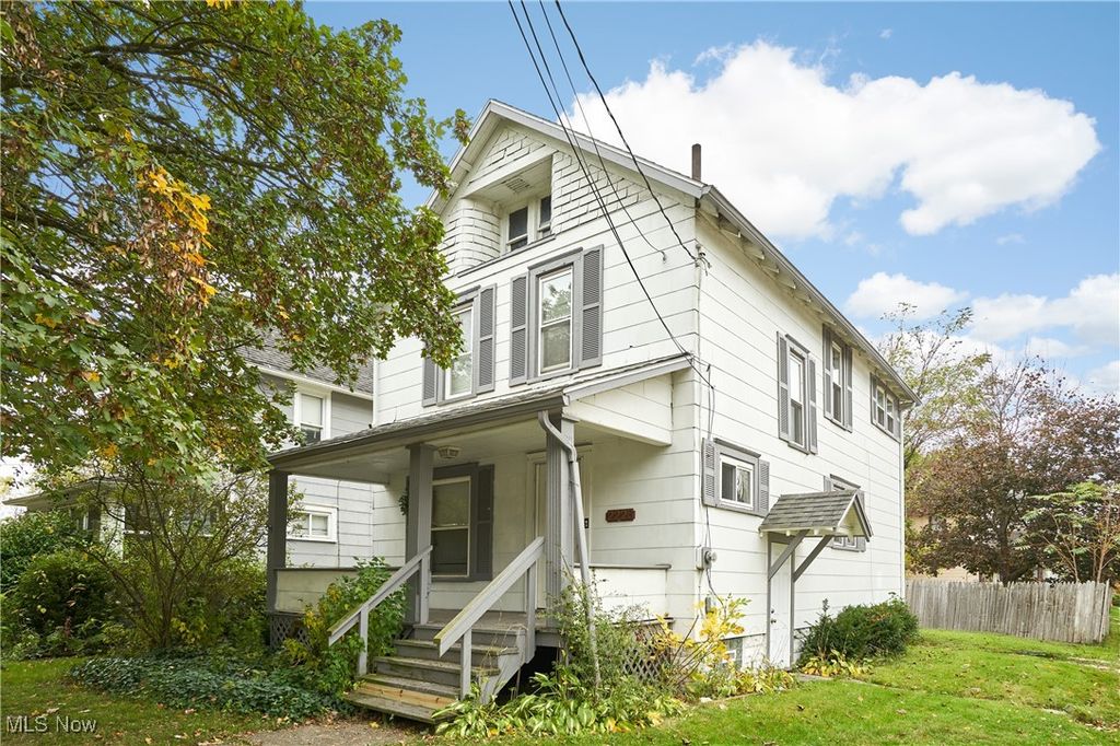 Photo of 2226 26th Street SW, Akron, OH 44314 (MLS # 5167802)