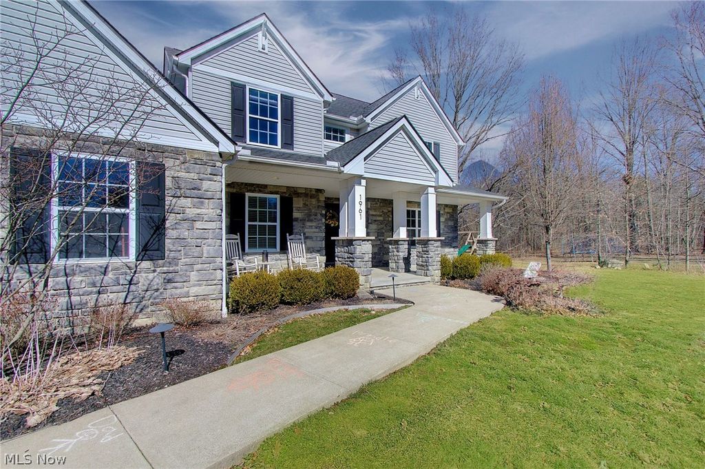 Photo of 1961 Arndale Road, Stow, OH 44224 (MLS # 5189085)