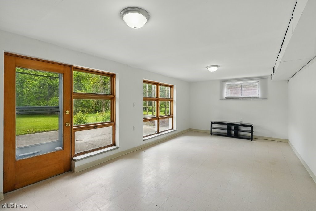 8049 Mccreary Road, Broadview Heights, Ohio image 39