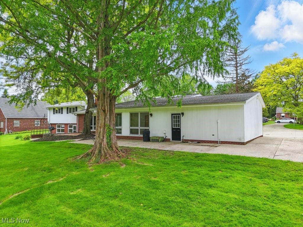 8049 Mccreary Road, Broadview Heights, Ohio image 6