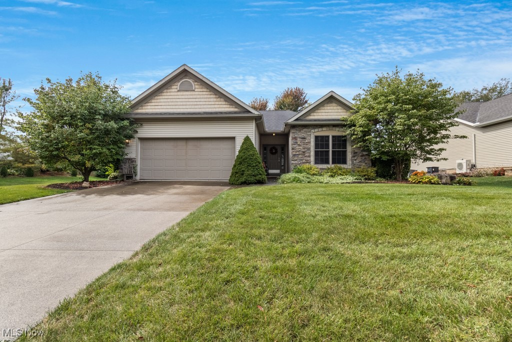 328 Hidden Pond Dr, Doylestown, Ohio image 1