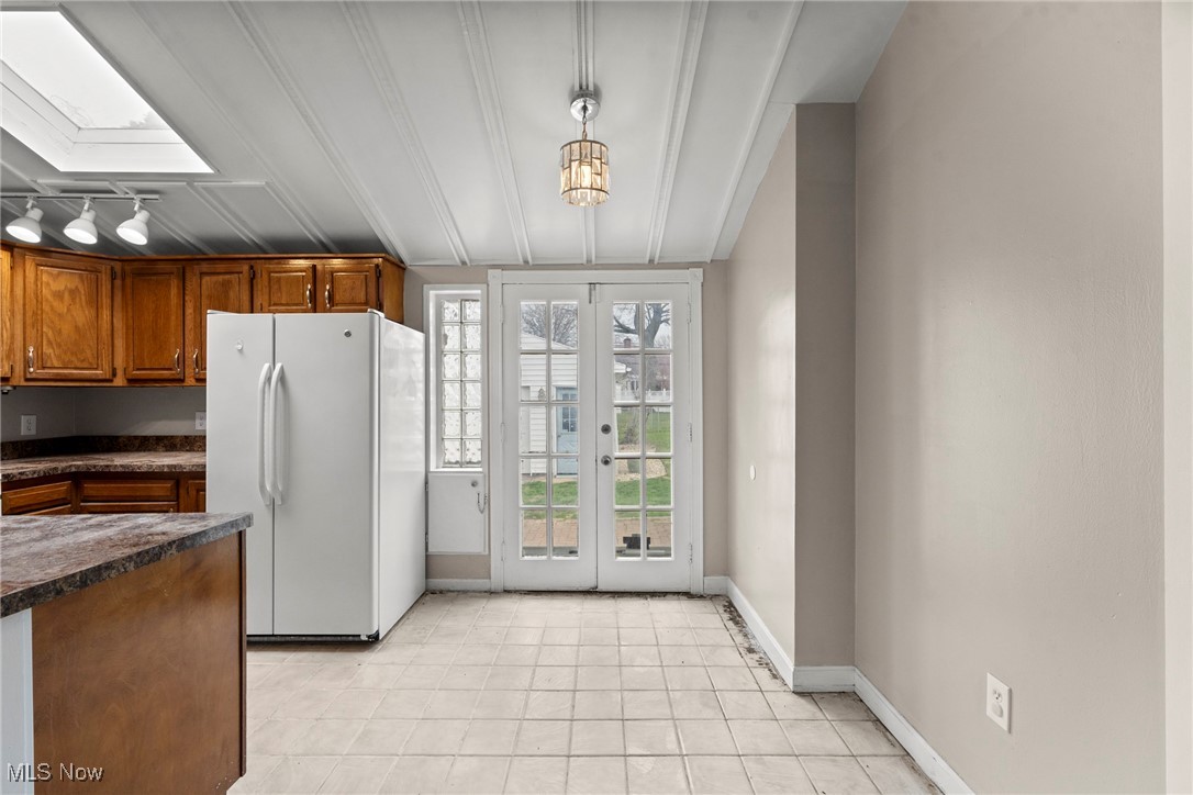 249 E 285th Street, Willowick, Ohio image 10